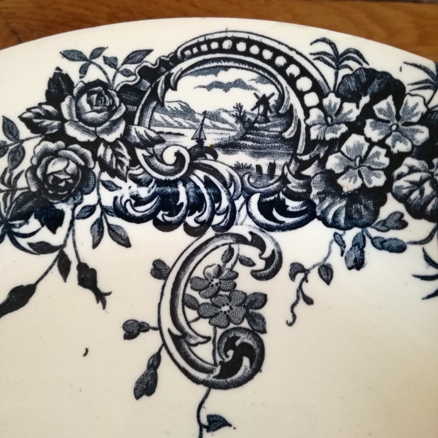 Assiette - grande plate Rocaille Salins