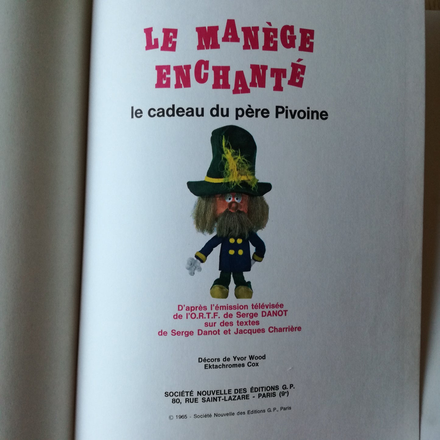Livre jeunesse Le Manège enchanté Éditions GP