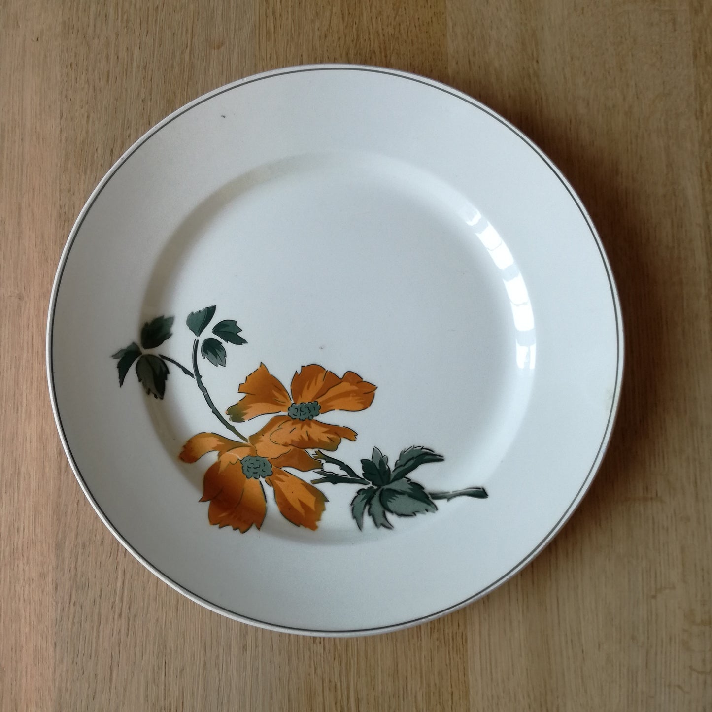 Plat Églantine HBCM (Hippolyte Boulenger - Creil & Montereau)