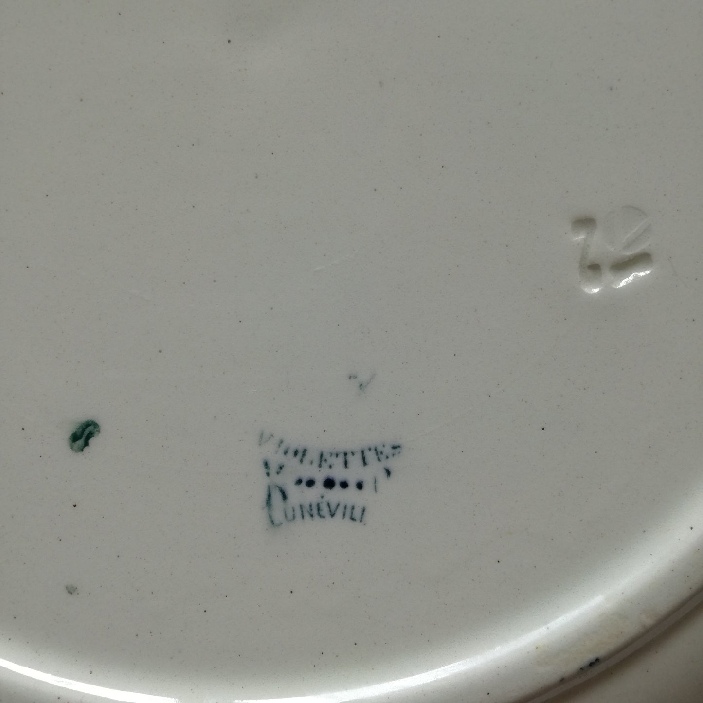 Plat Violettes Lunéville (K & G - Keller & Guérin)