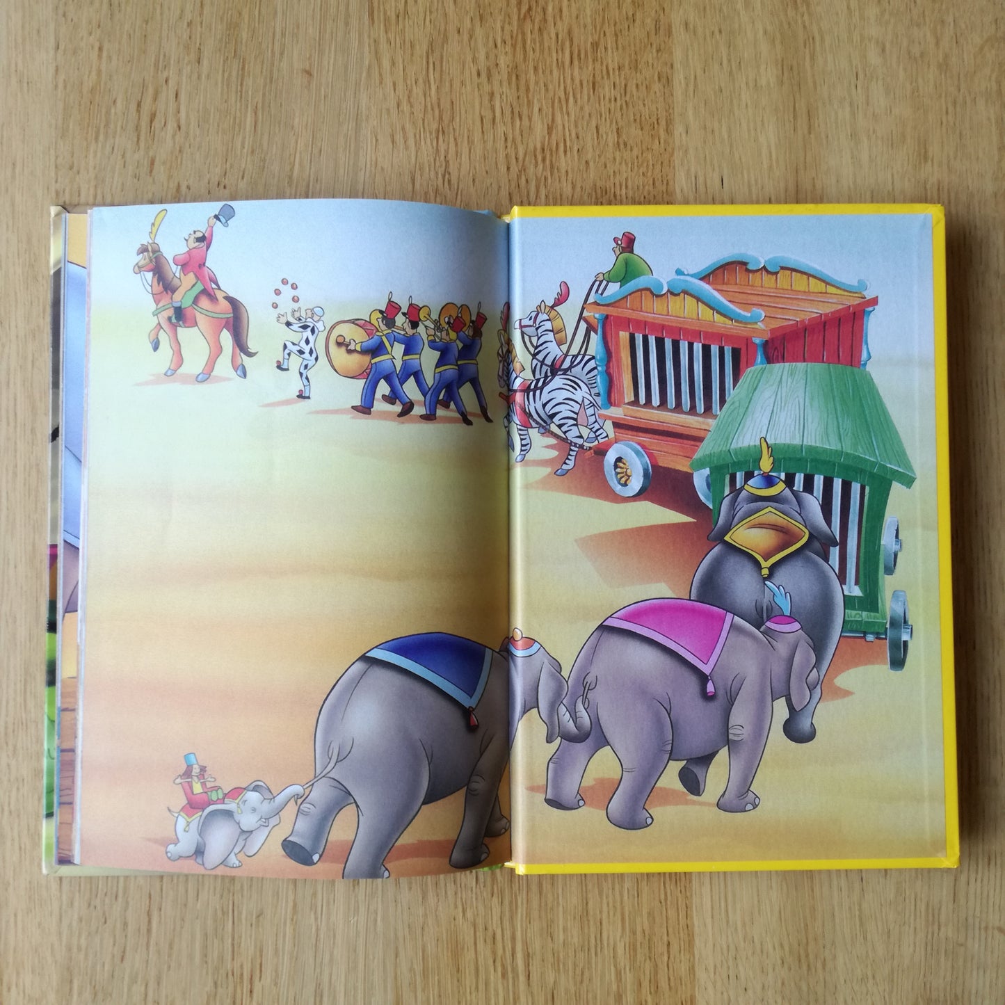 Livre jeunesse Disney Club du Livre Hachette