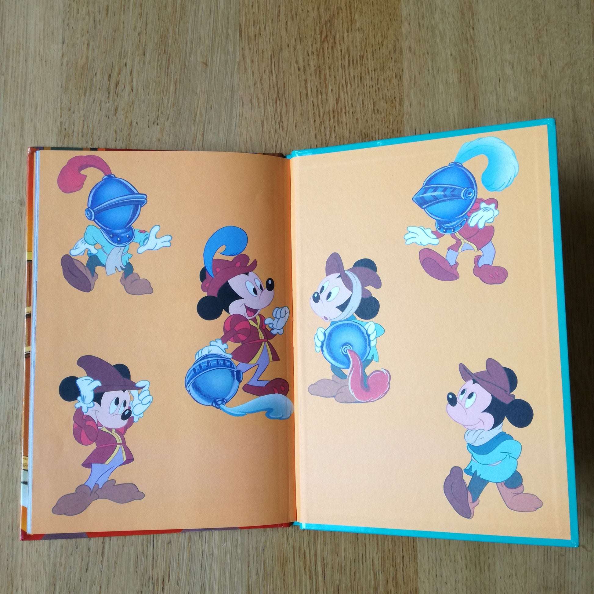 Livre jeunesse Disney Club du Livre Hachette