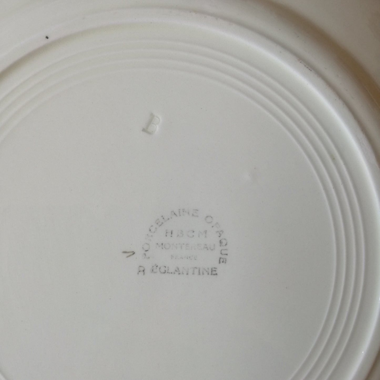 Plat Églantine HBCM (Hippolyte Boulenger - Creil & Montereau)