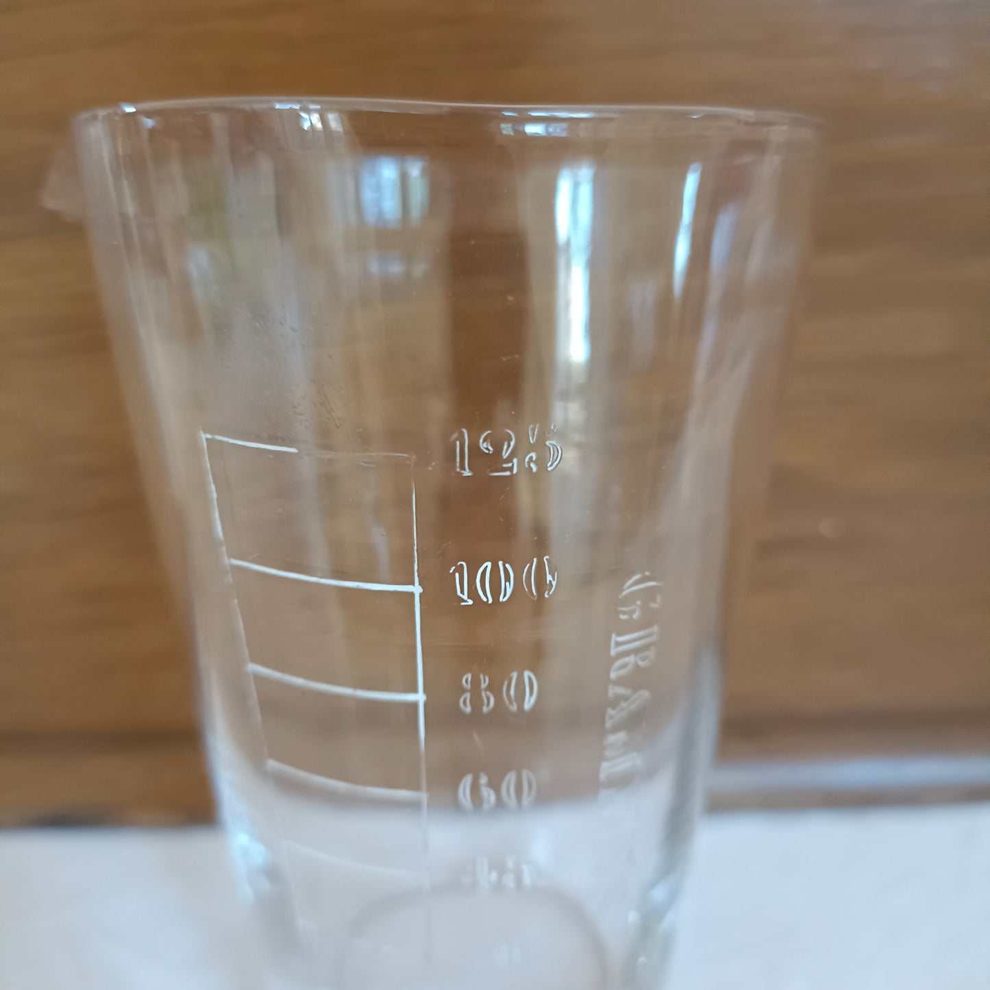 Verre doseur / mesureur