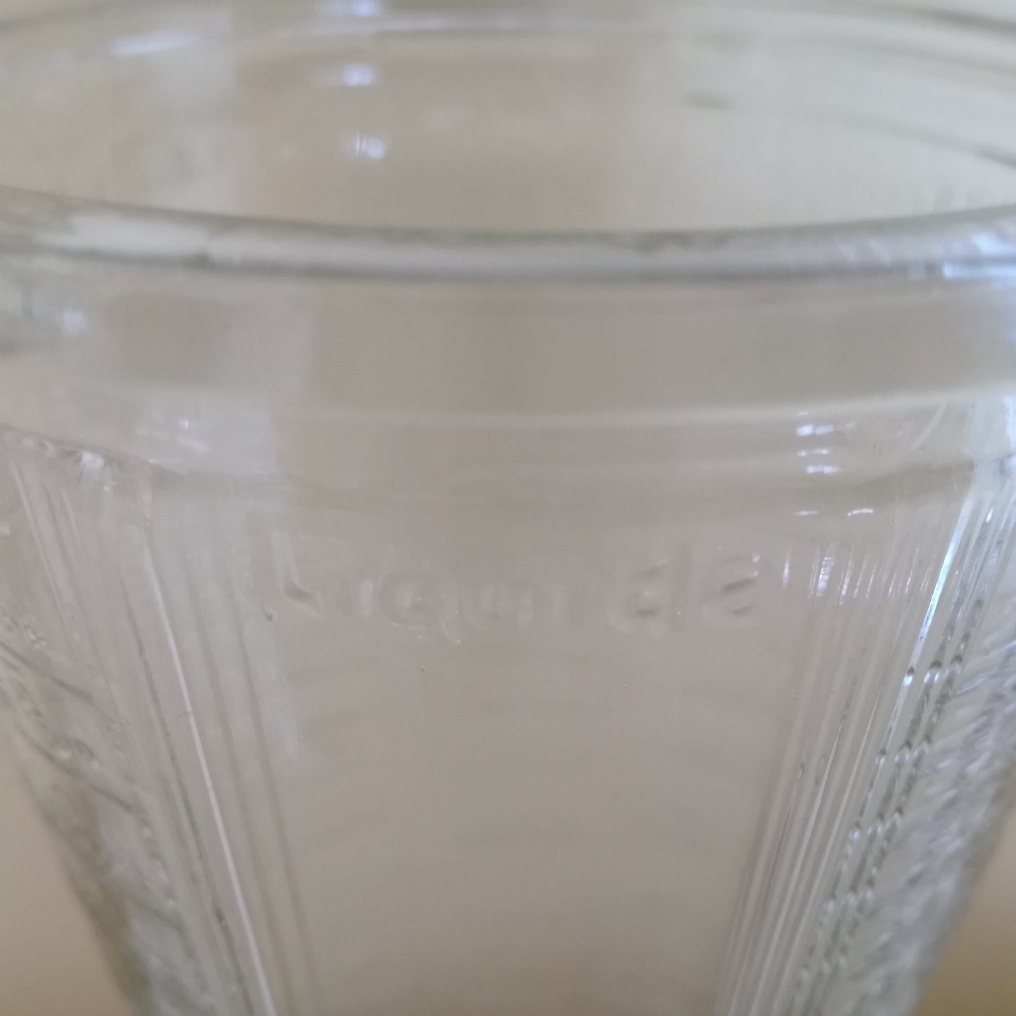 Verre doseur / mesureur Mougin