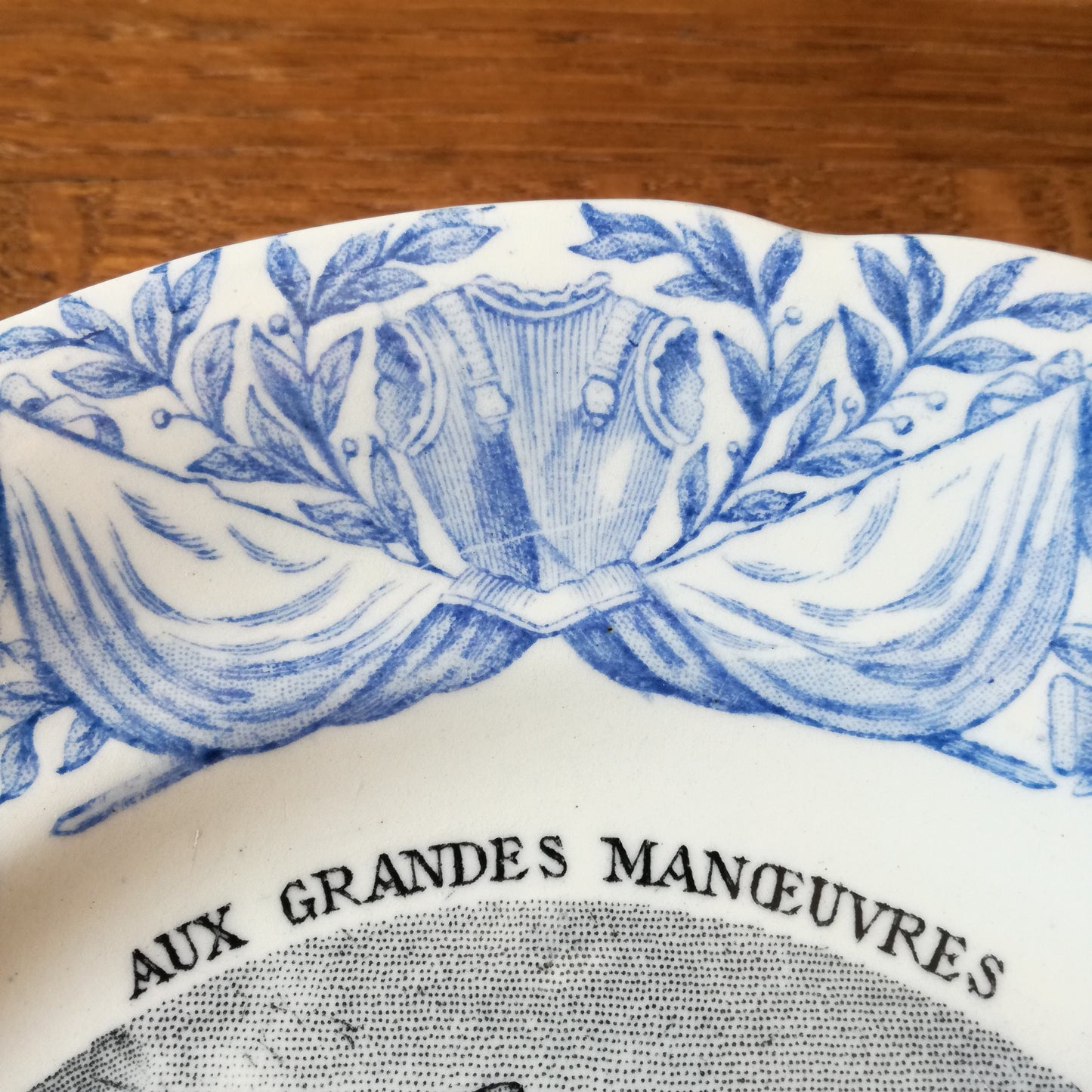 Assiette parlante Aux grandes manœuvres Gien