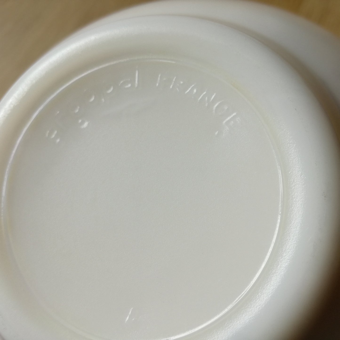 Bol à marguerites rouge et jaune, Arcopal