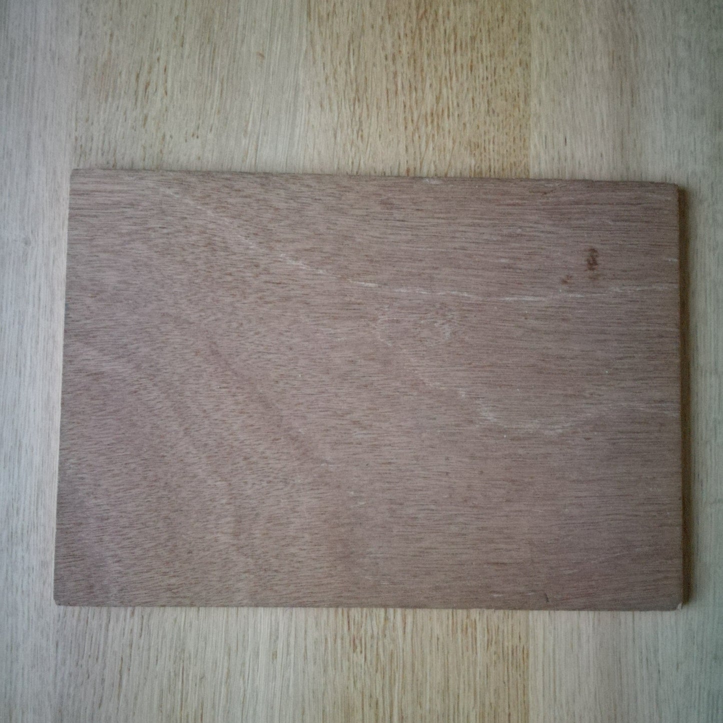 Puzzle en bois à formes d'objets du quotidien