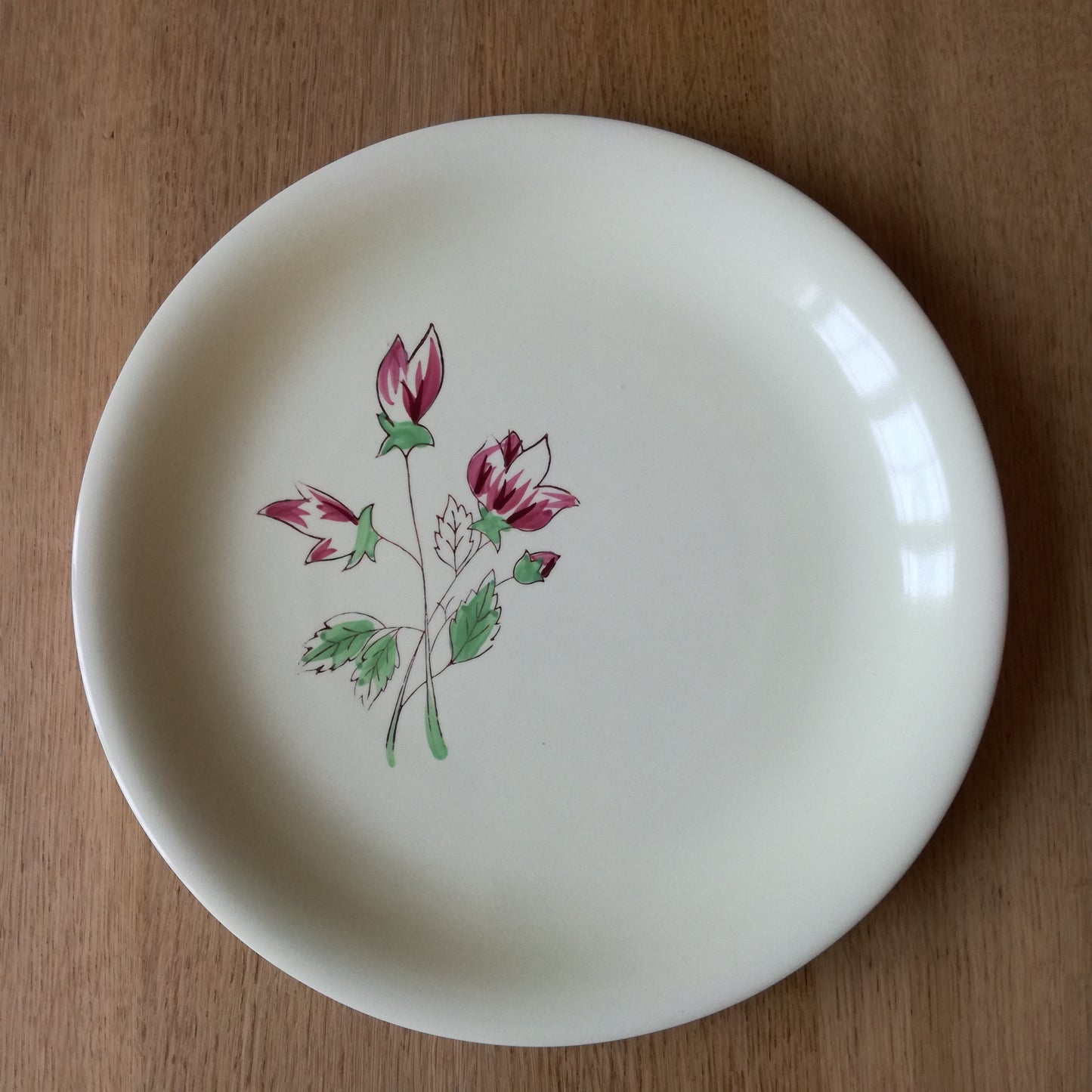 Grand plat rond, modèle "Rose Éric", Salins