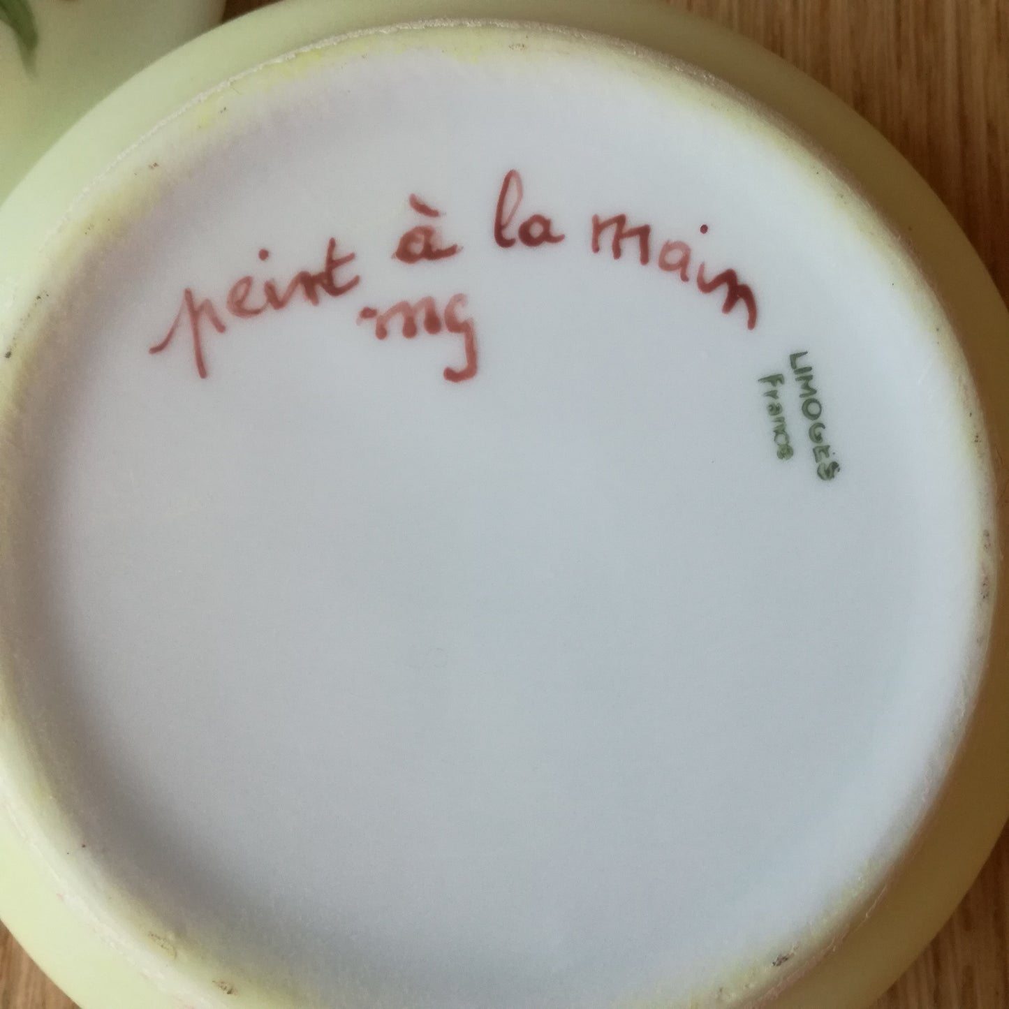 Petite boîte à bijoux en porcelaine à décor floral, Limoges