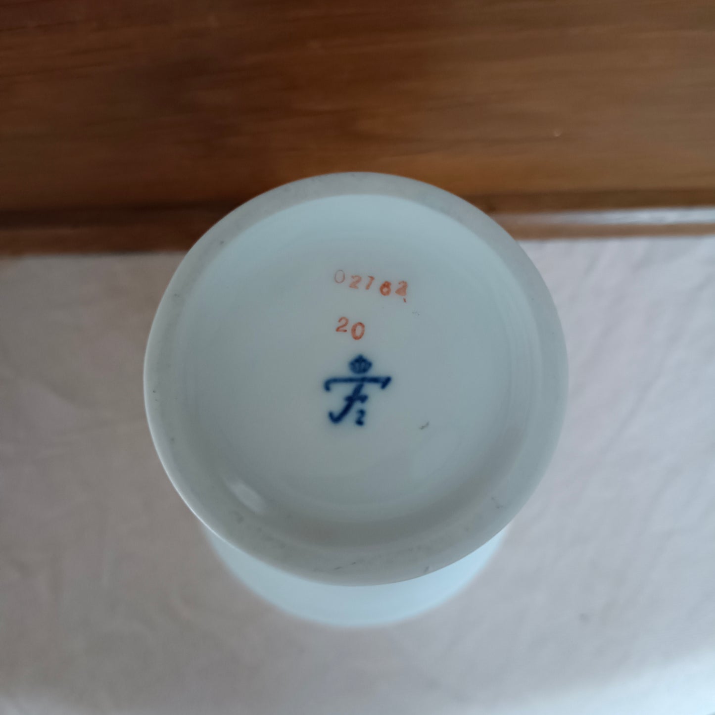 Petit vase en porcelaine allemande Fürstenberg