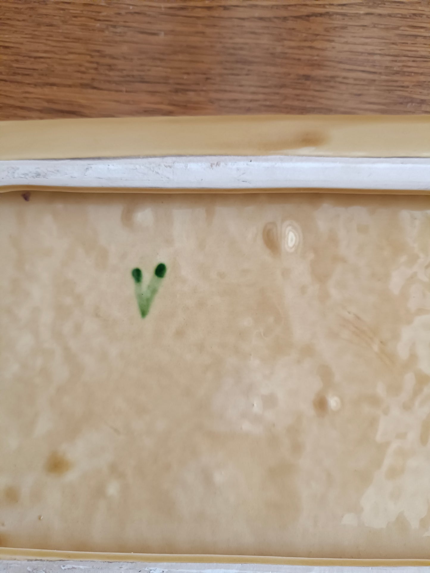 Plat à cake en céramique, décor cerises et abricots