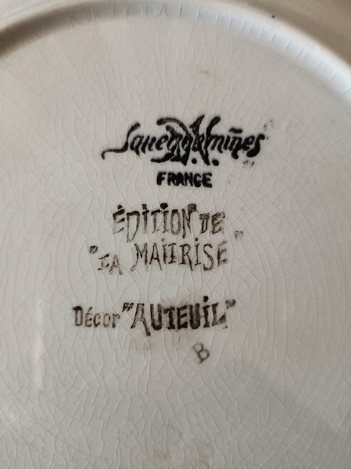 3 assiettes plates en faïence Sarreguemines Art Déco, Édition de la Maîtrise, décor "Auteuil"