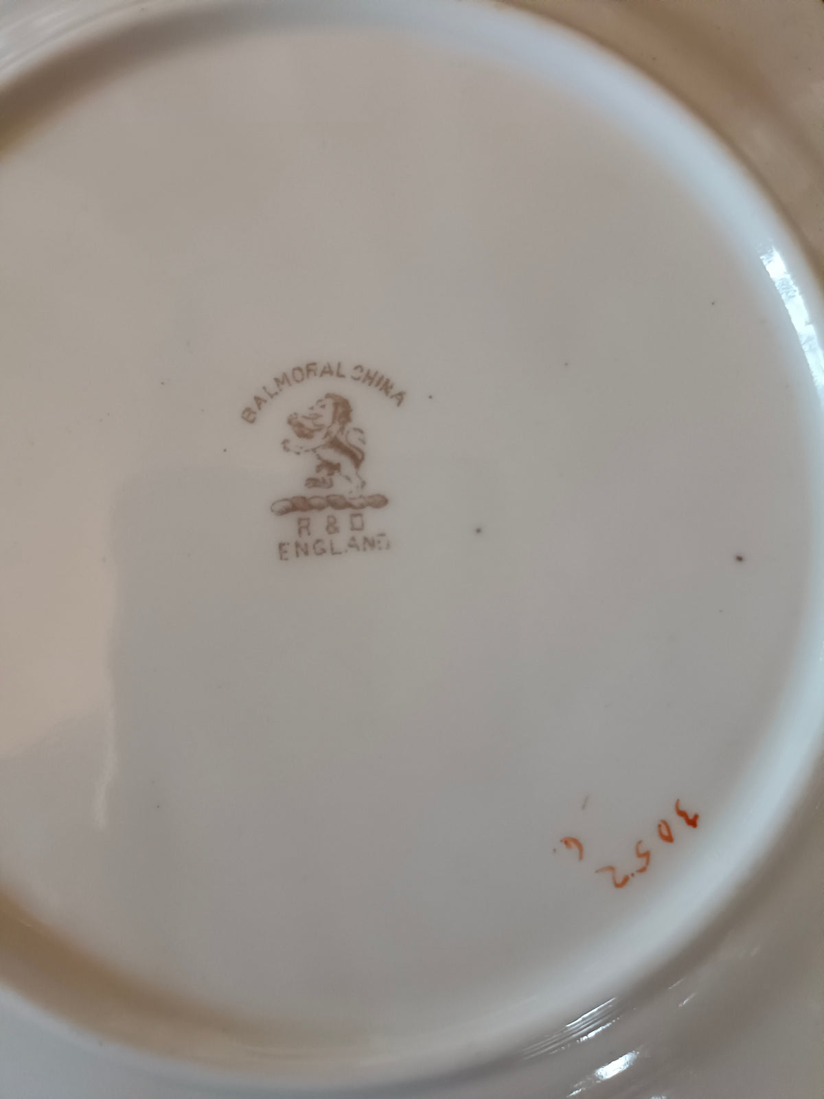 8 petites assiettes à mignardises en porcelaine anglaise Balmoral China par Redfern & Drakeford