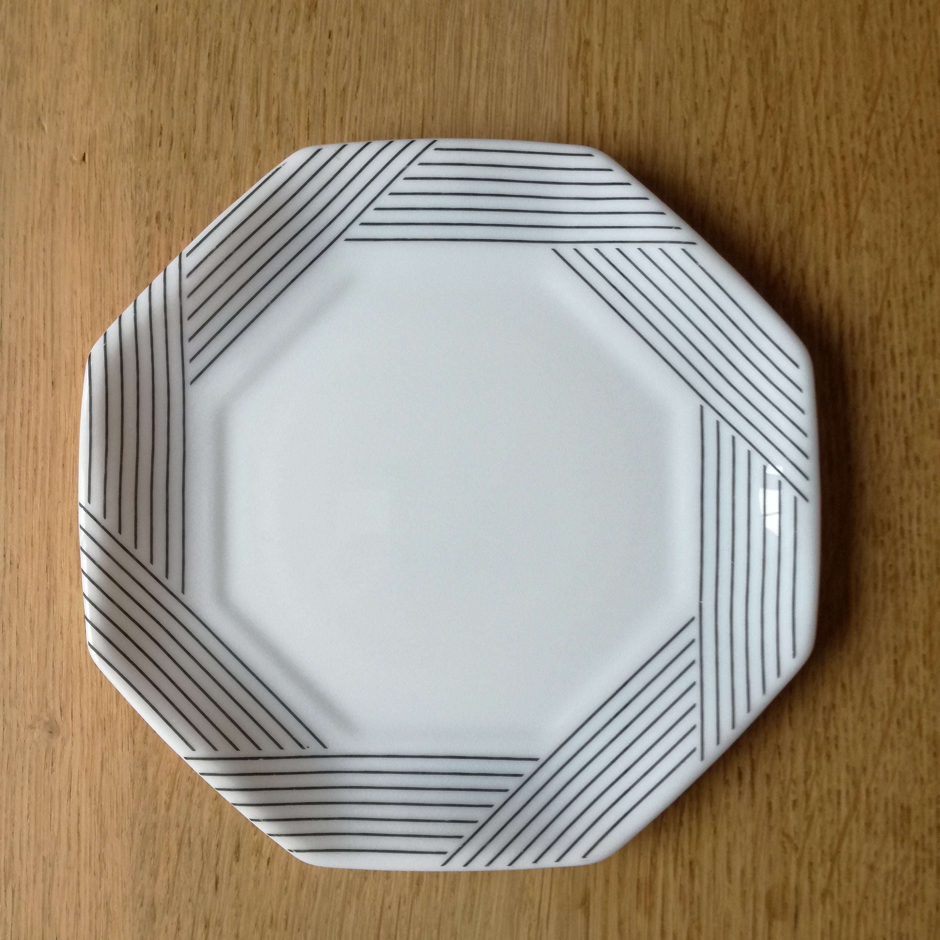 12 assiettes plates Arcopal octogonales - Arts de la table 12 assiettes plates Arcopal octogonales - Arts de la table