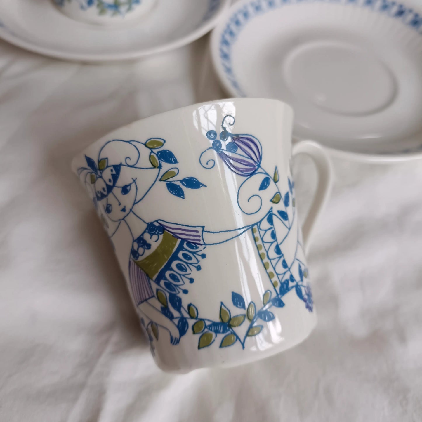 6 coffee cups and saucers Turi Design model Lotte Norway 70s