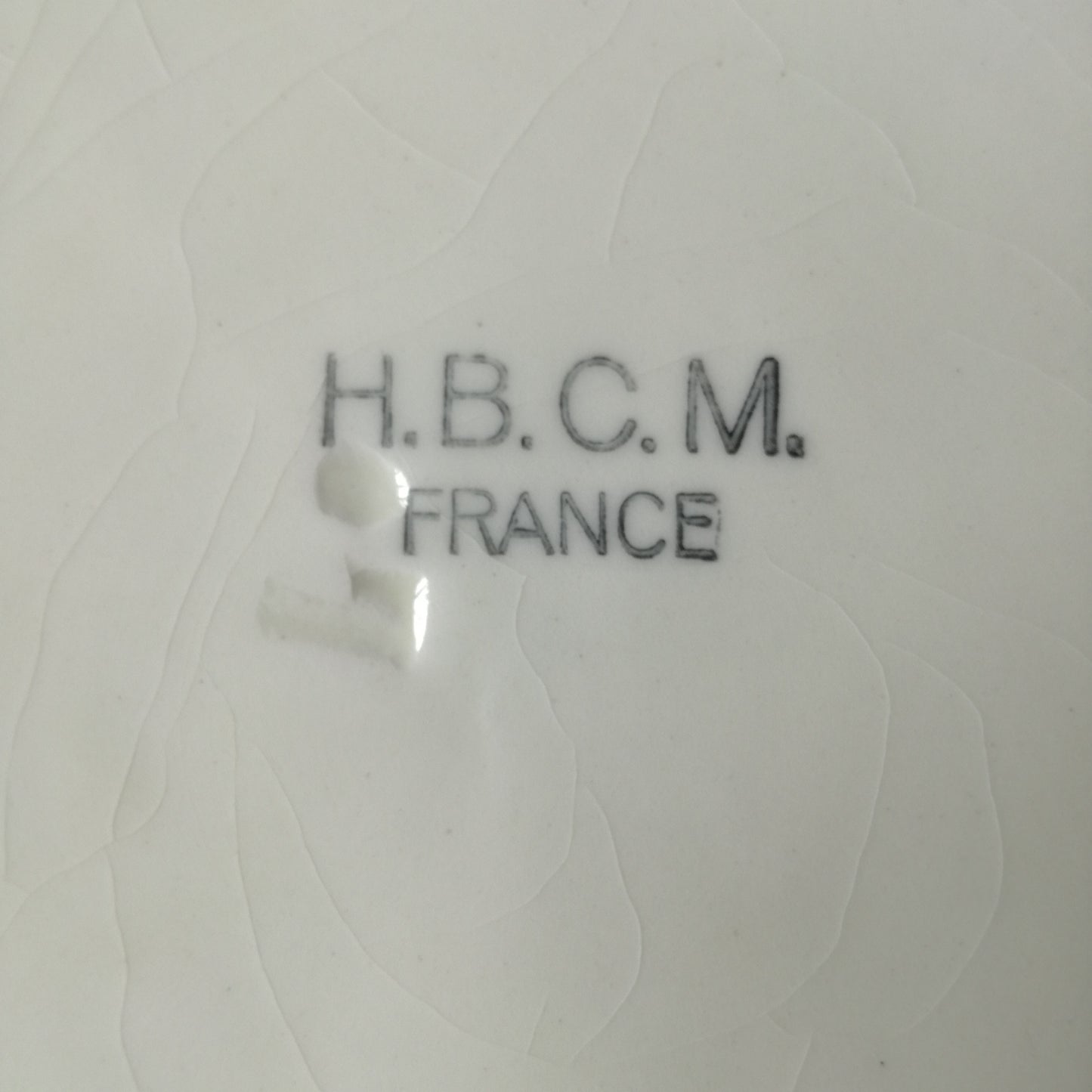 Assiette - grande plate HBCM (Hippolyte Boulenger - Creil & Montereau)