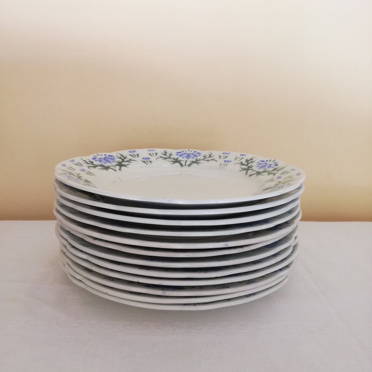 Assiette - grande plate Nigelle Lunéville (K & G - Keller & Guérin)