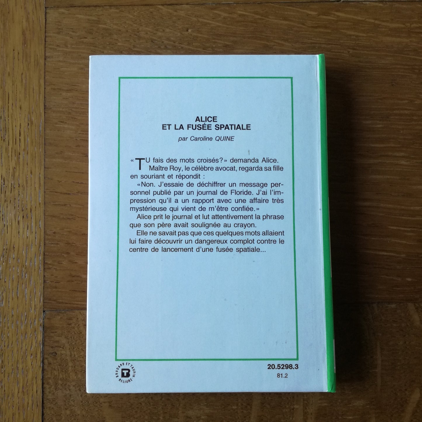 Livre jeunesse Alice Hachette