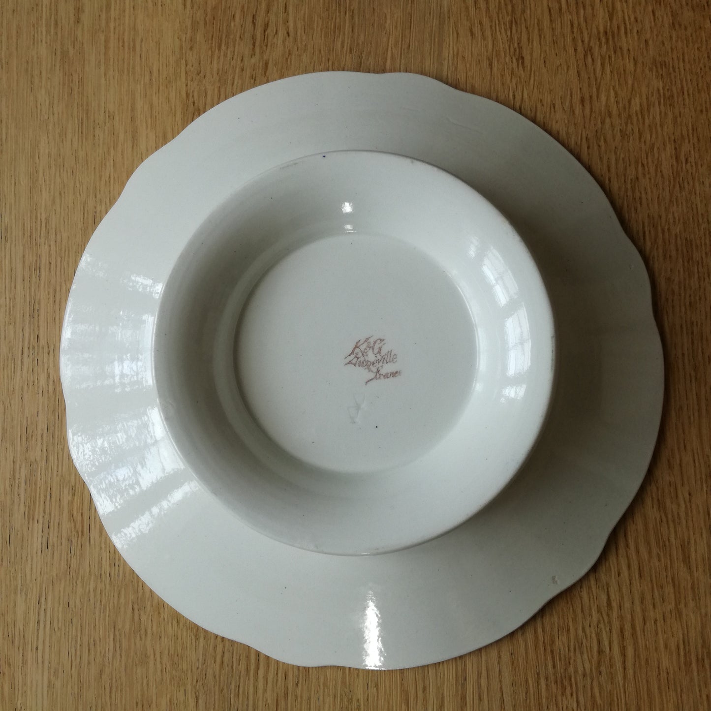Plat sur pied Nigelle Lunéville (K & G - Keller & Guérin)