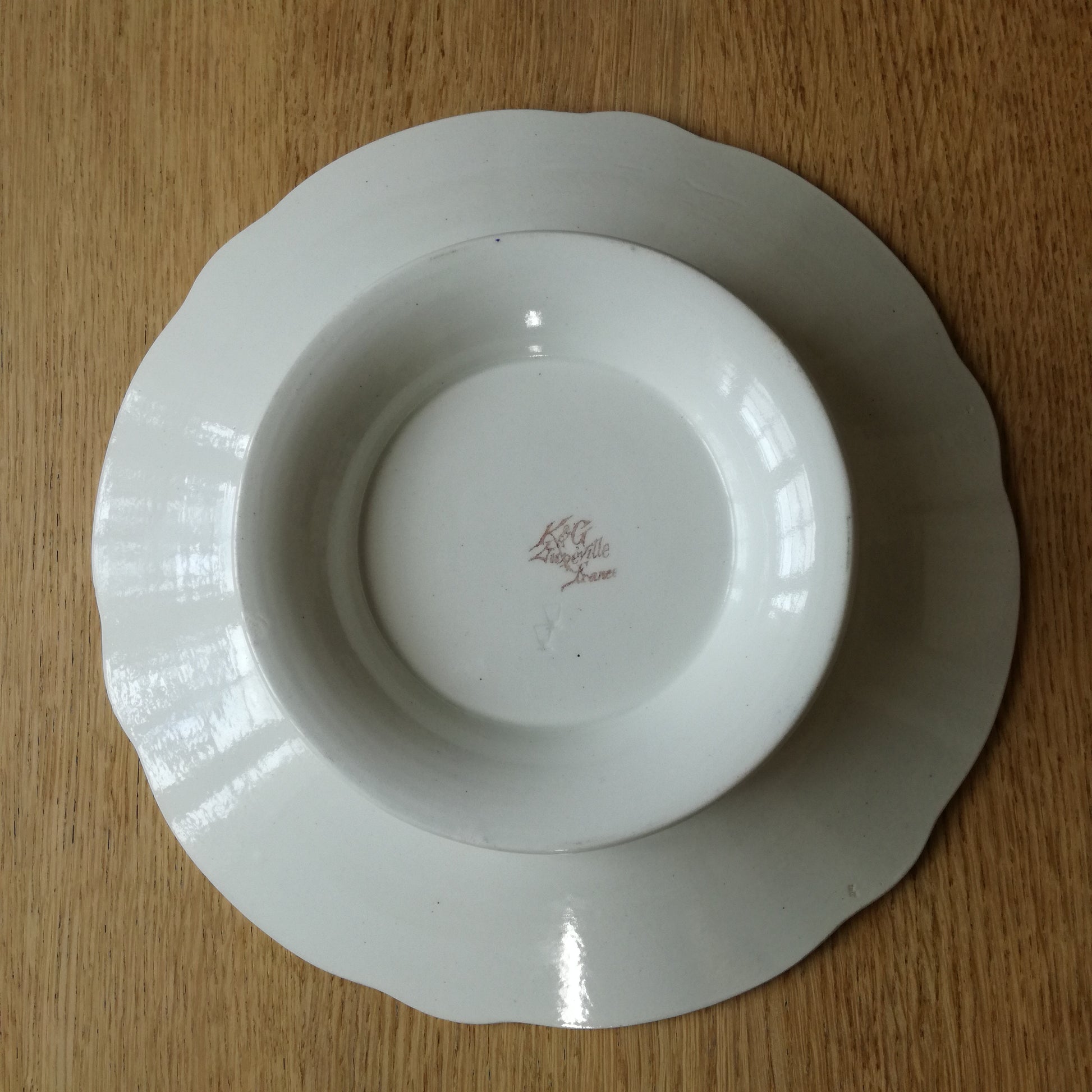 Plat sur pied Nigelle Lunéville (K & G - Keller & Guérin)