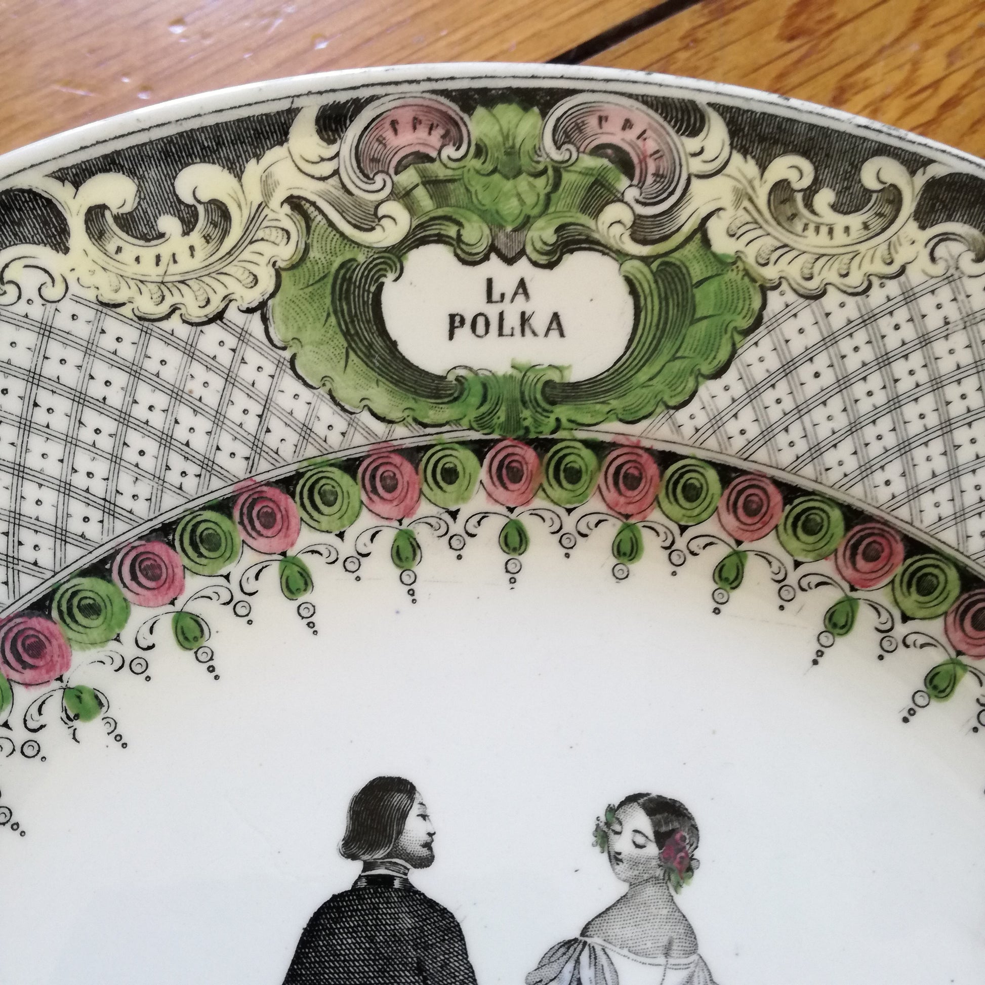 Assiette parlante La Polka Creil & Montereau