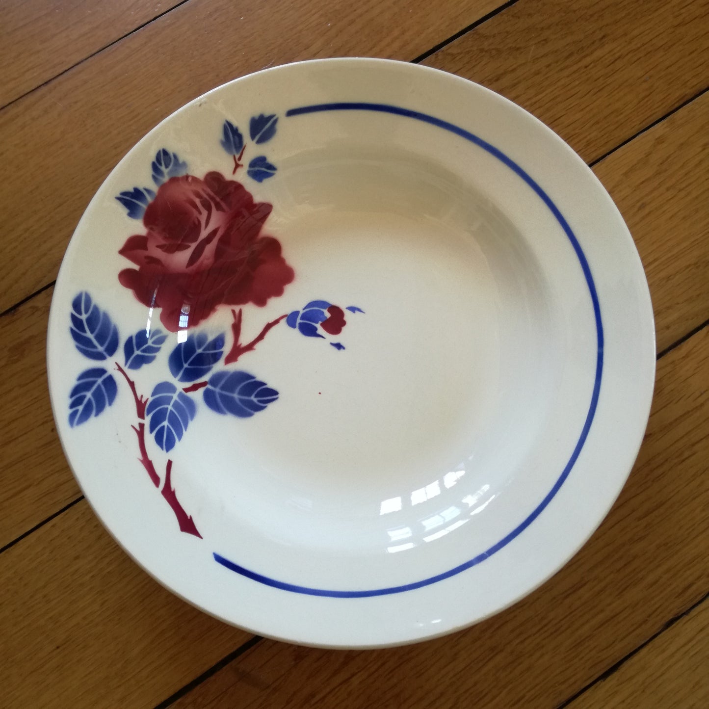 Assiette - creuse / calotte Chantal Lunéville (K & G - Keller & Guérin)