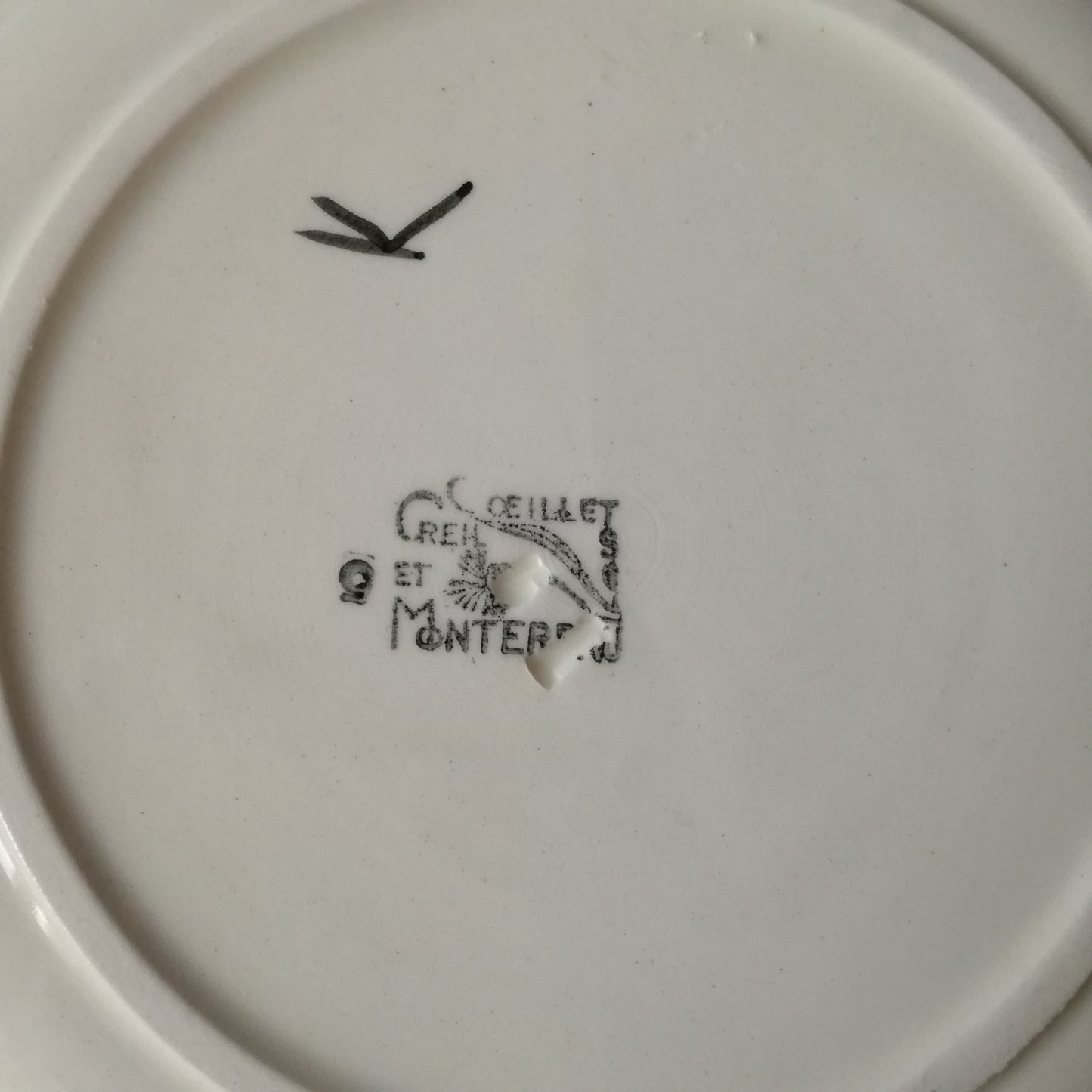Assiette - creuse / calotte Œillet Creil & Montereau