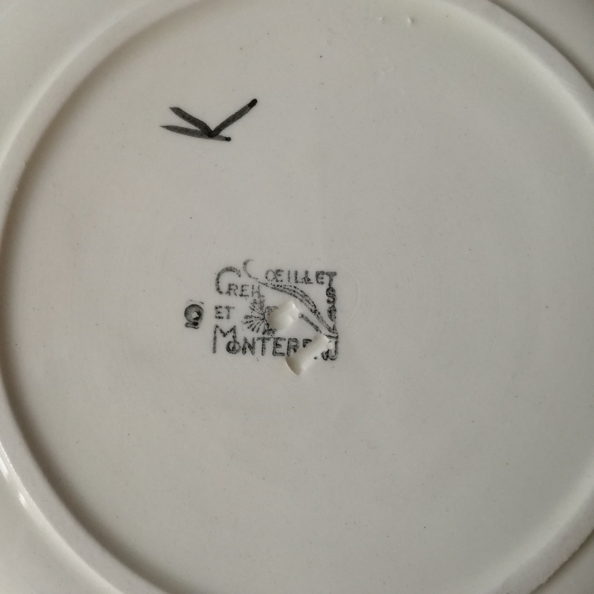 Assiette - creuse / calotte Œillet Creil & Montereau