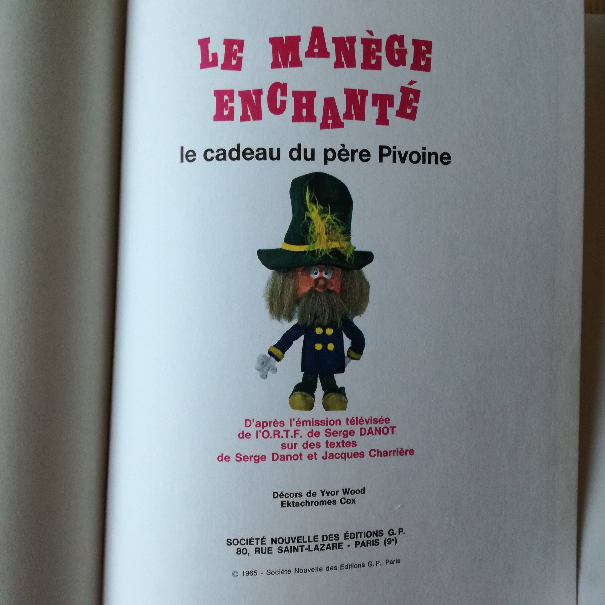 Livre jeunesse Le Manège enchanté Éditions GP