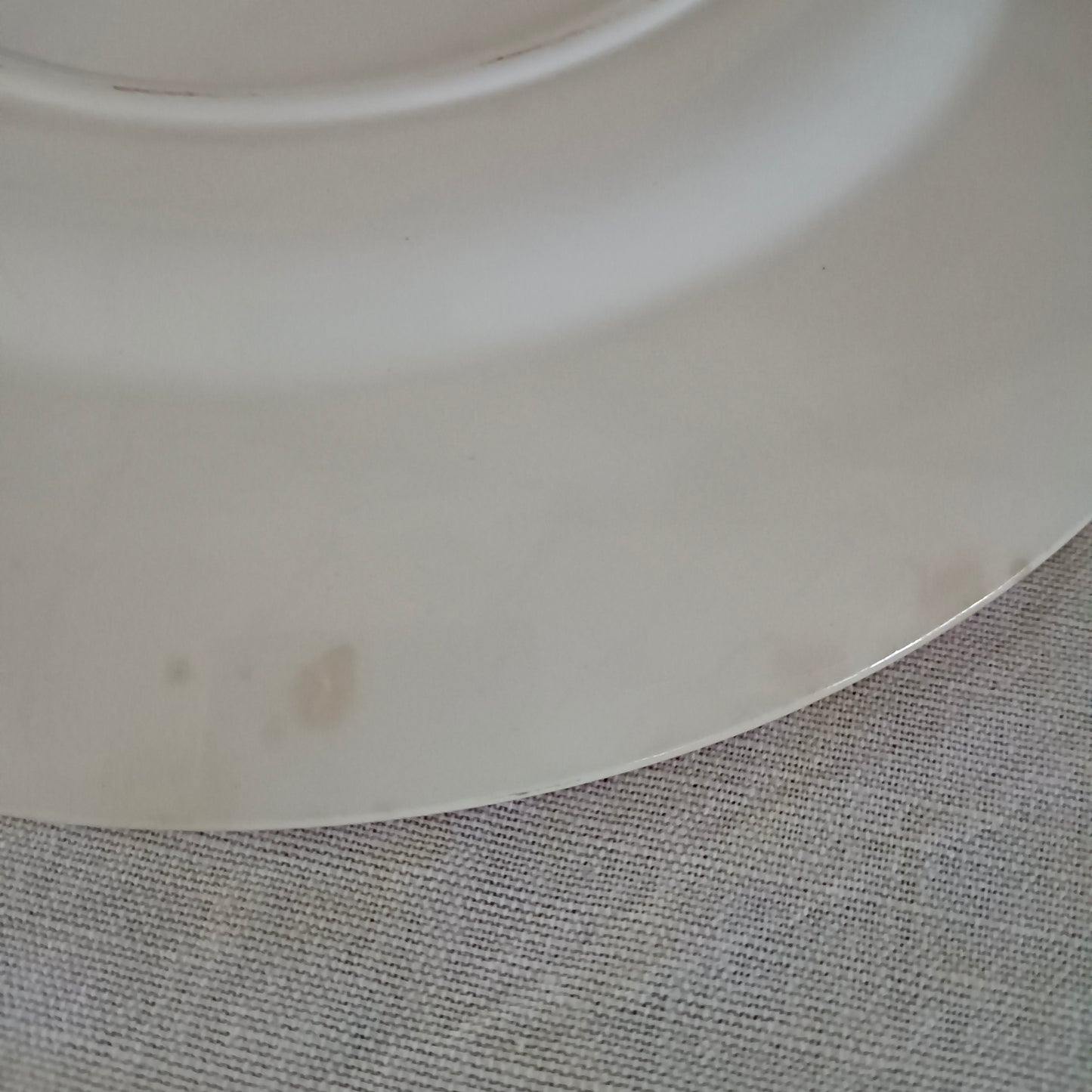 Assiette - grande plate  Barratts (GB)