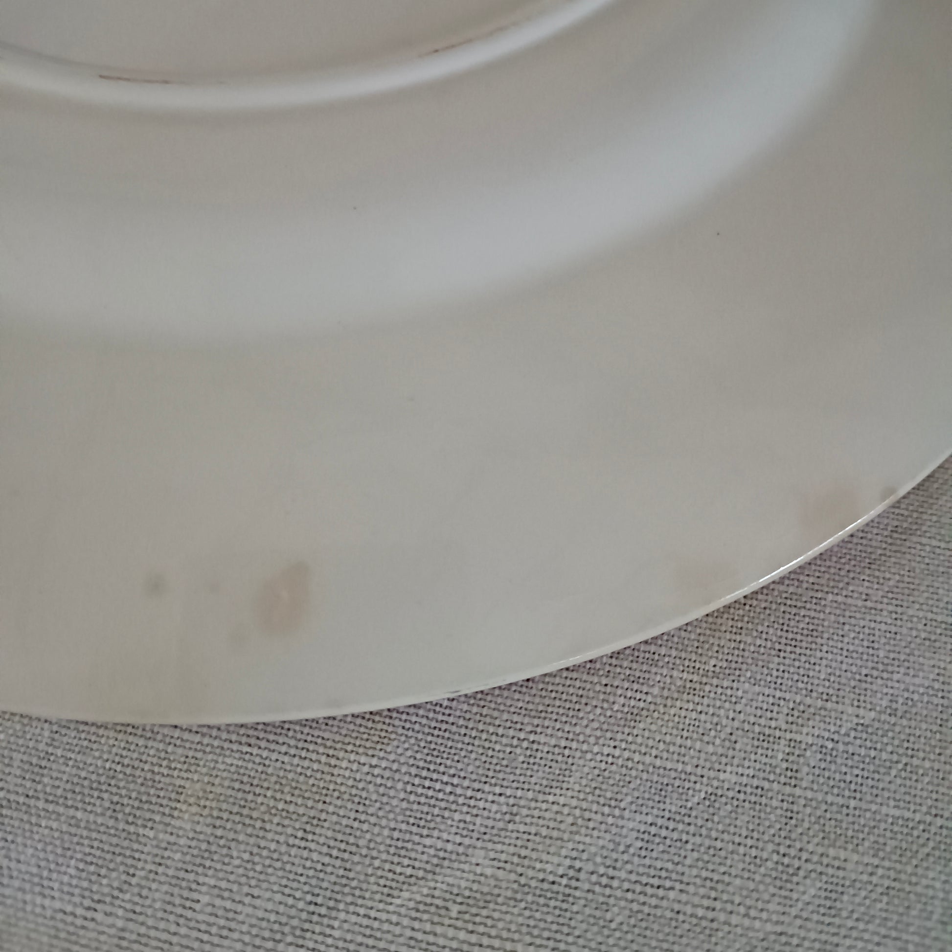 Assiette - grande plate  Barratts (GB)