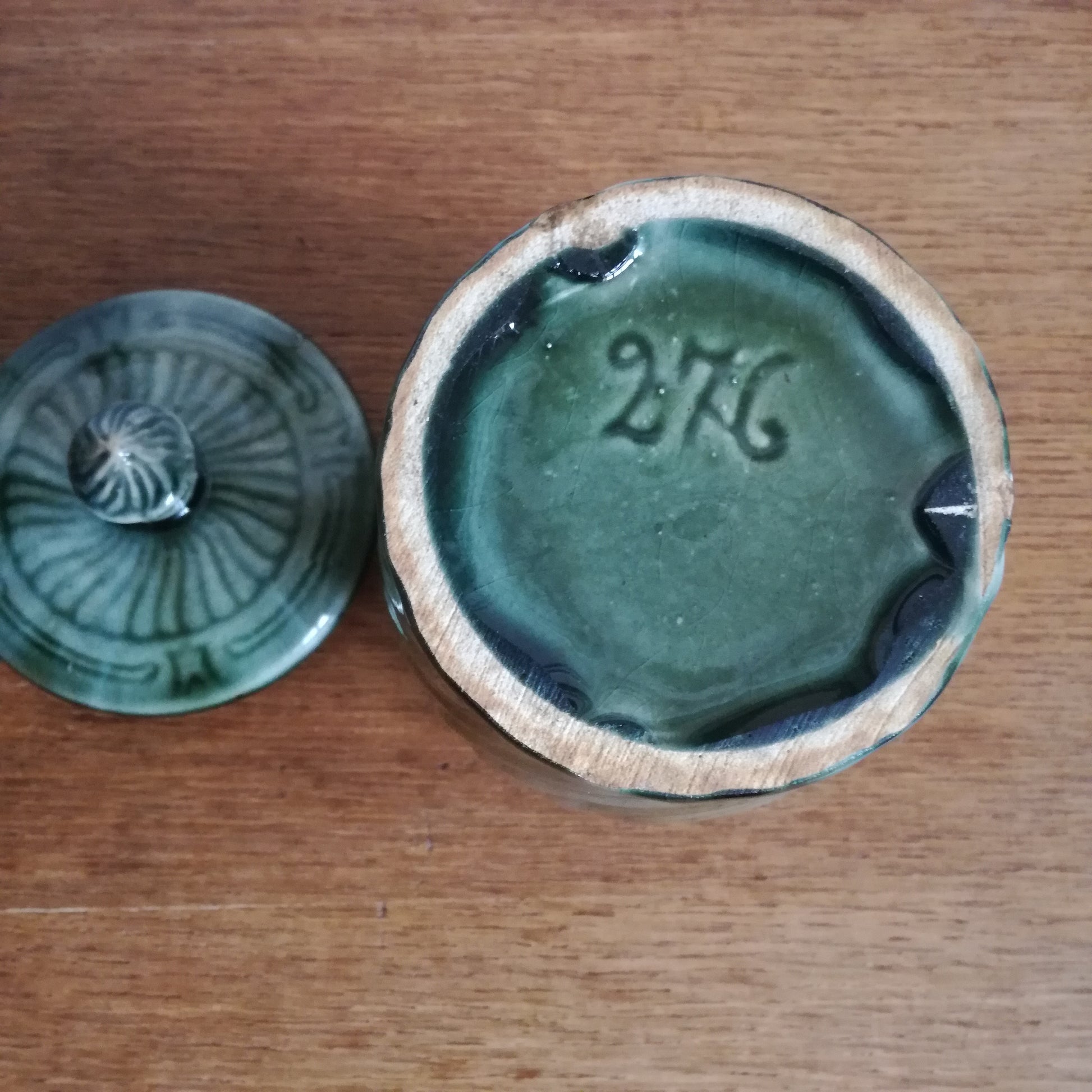 Pot  