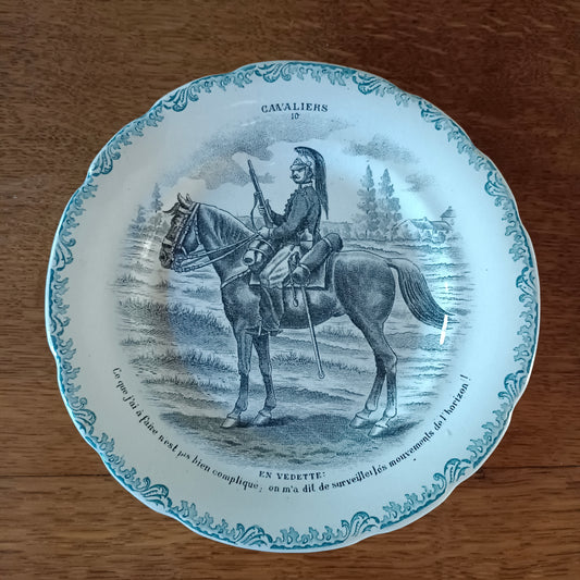 Assiette parlante Cavaliers Choisy le Roi - HB & Cie (Hautin Boulenger)