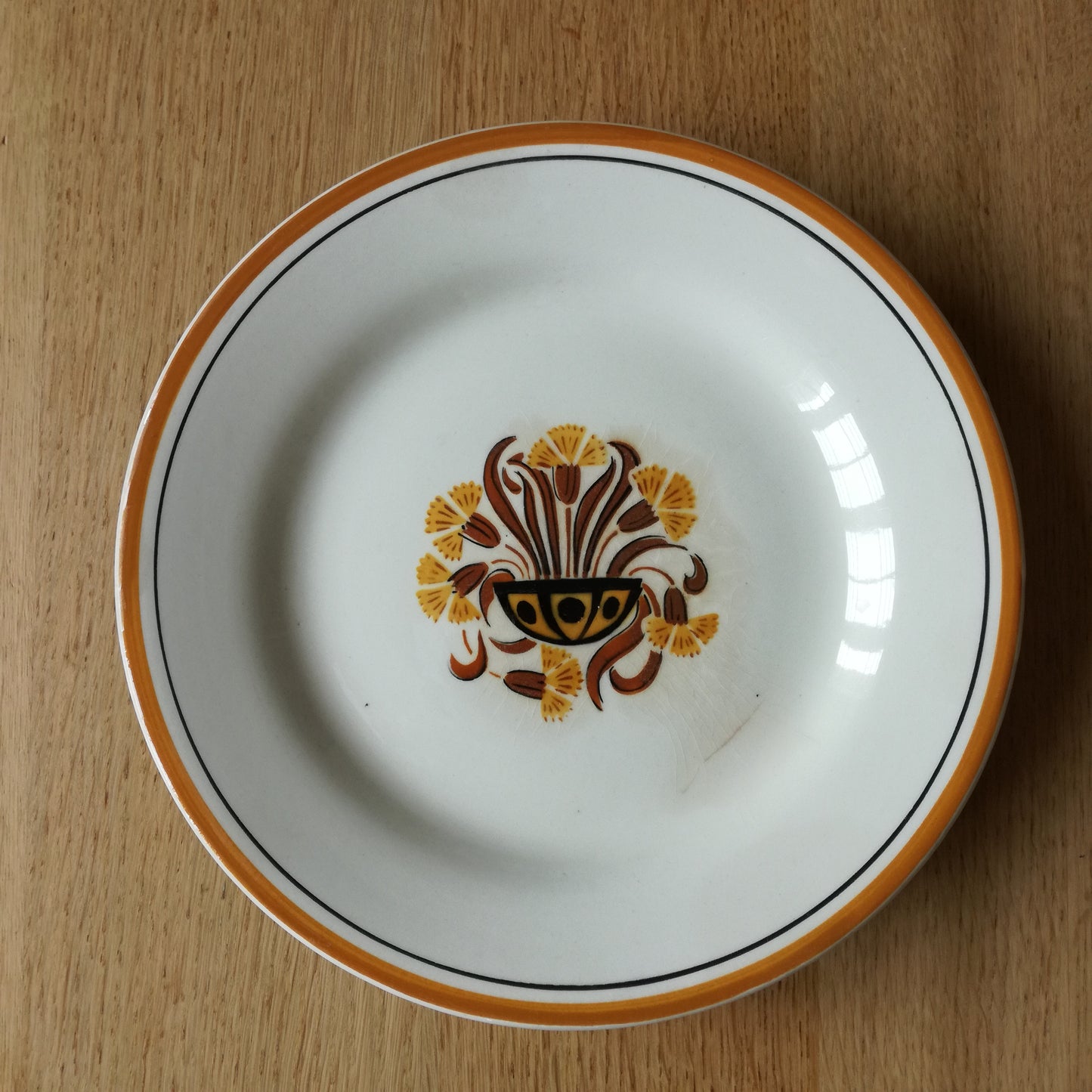 Plat sur pied Œillet Creil & Montereau