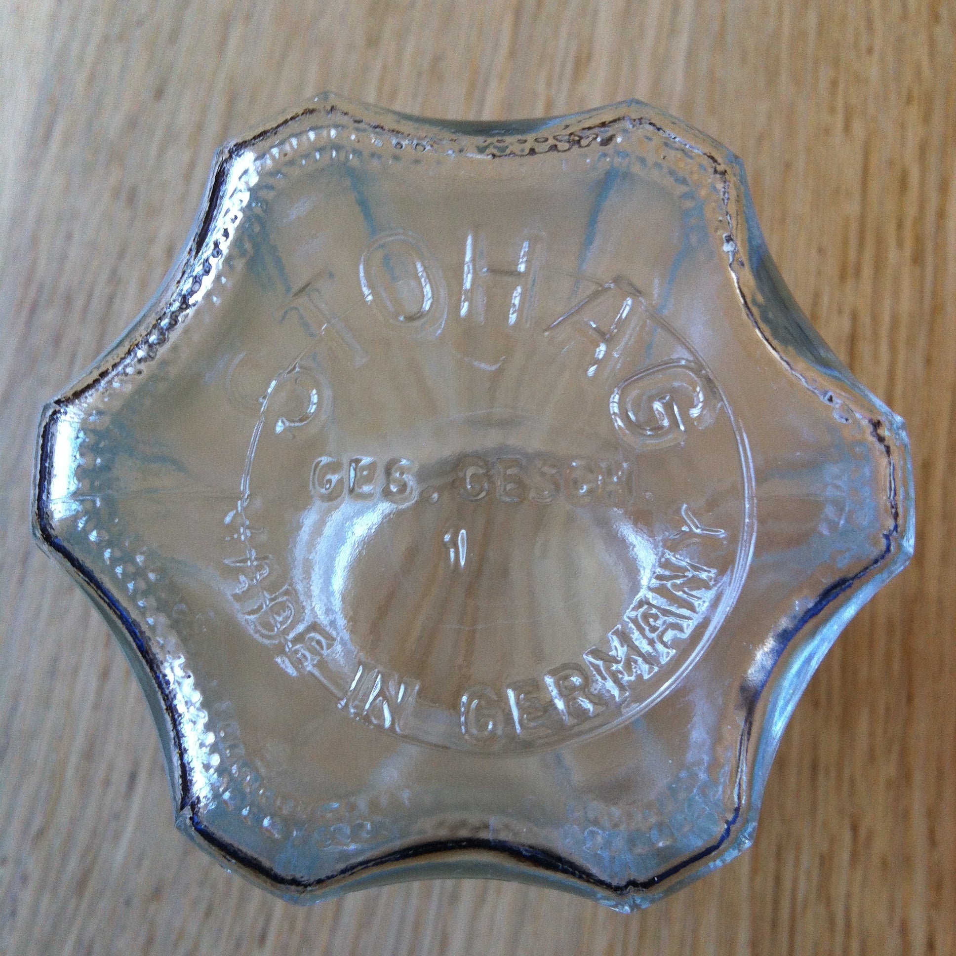 salière, saupoudreuse, en verre et métal, verre à pans coupés salière, saupoudreuse, en verre et métal, verre à pans coupés