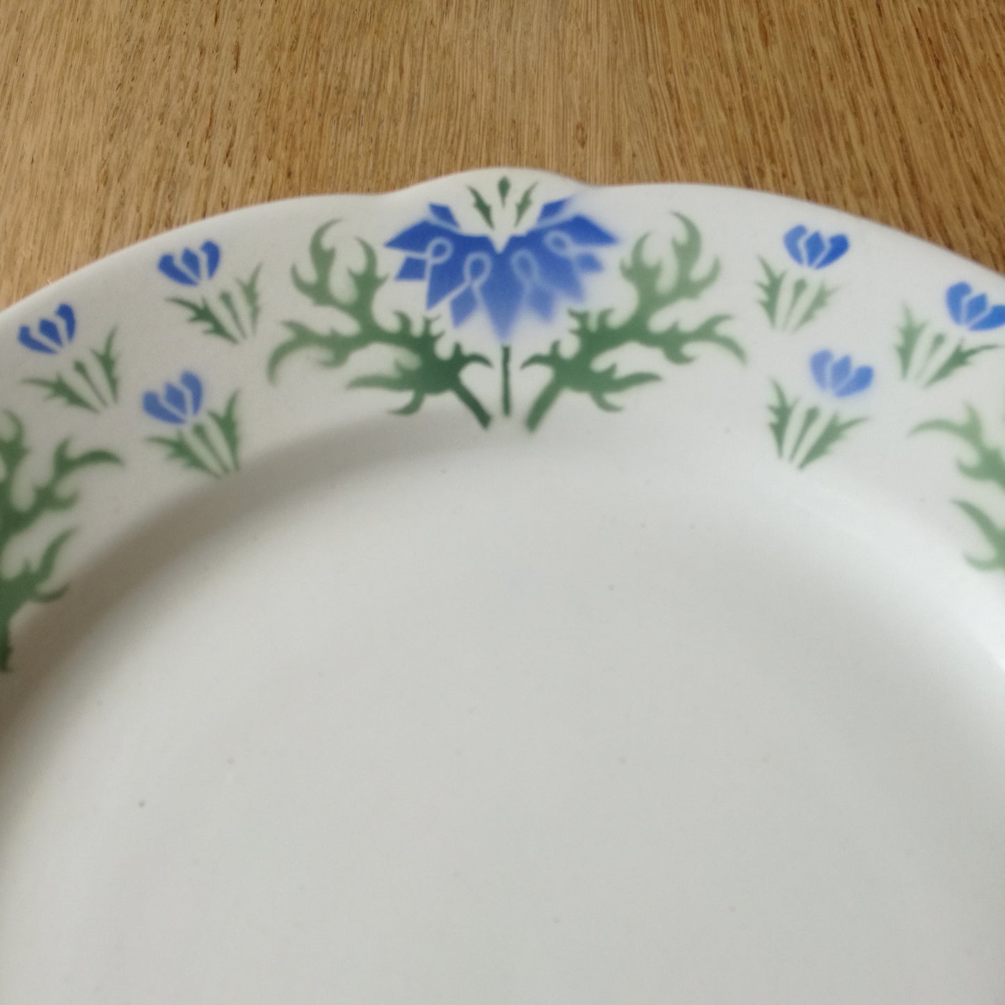 Plat sur pied Nigelle Lunéville (K & G - Keller & Guérin)