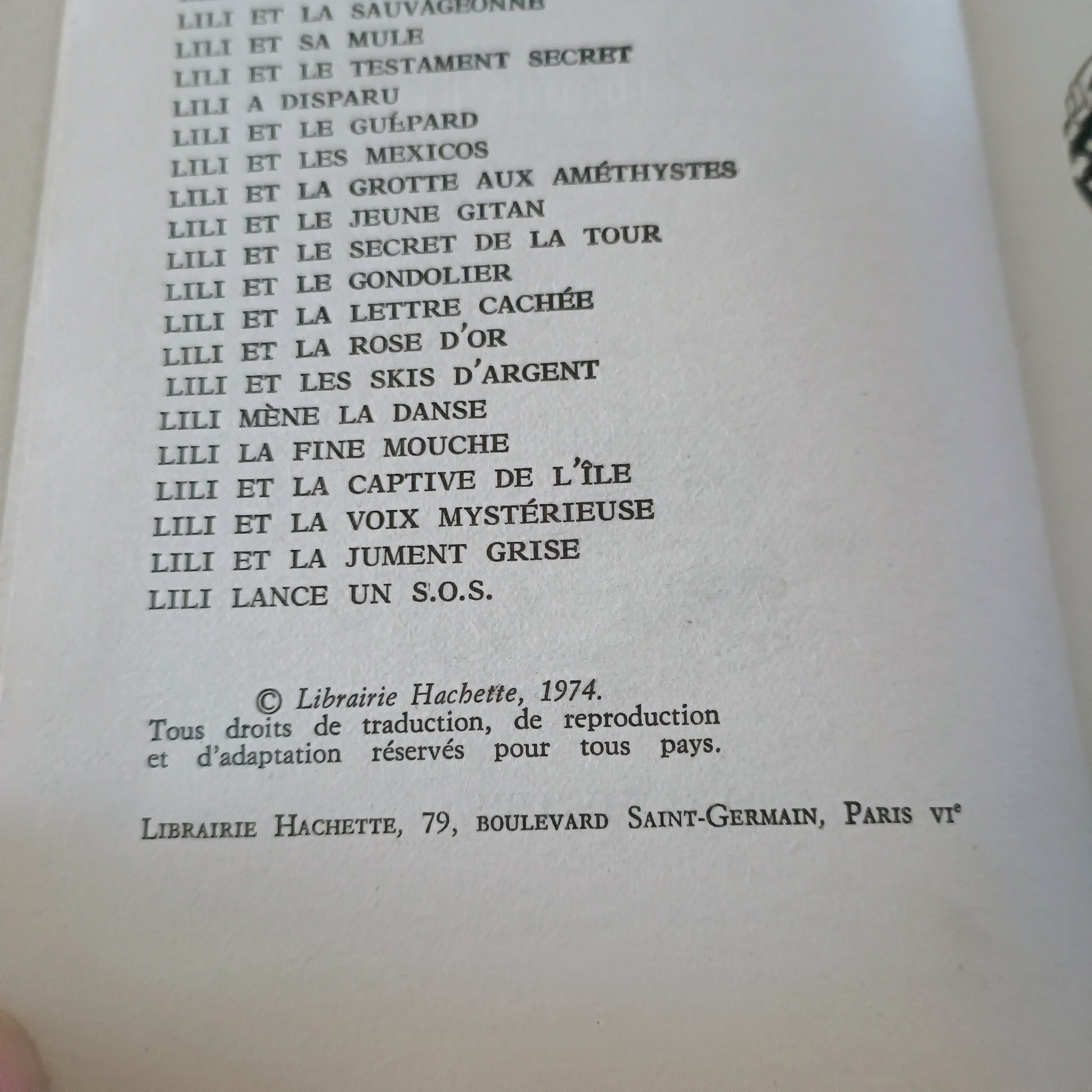 Livre jeunesse Lili Hachette