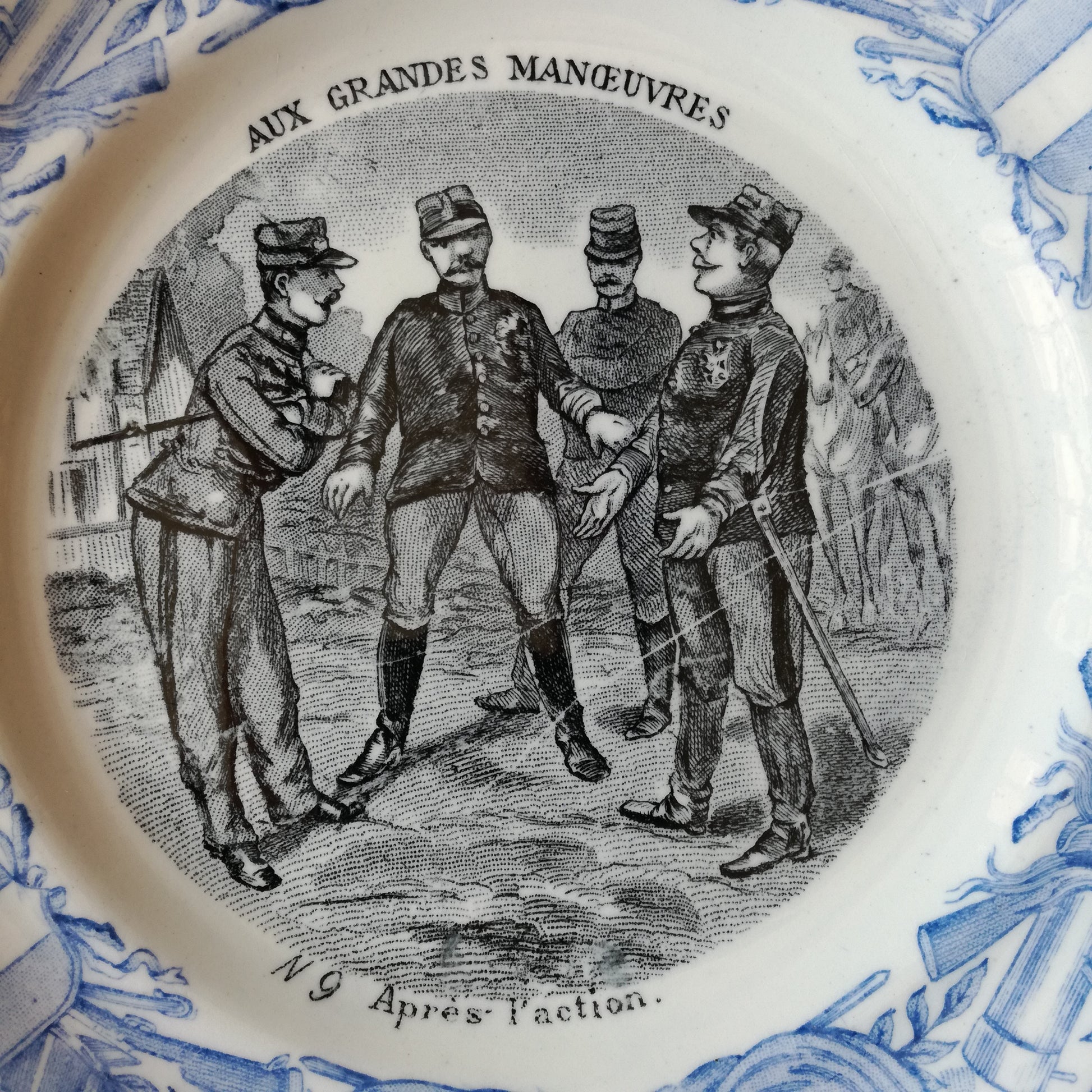 Assiette parlante Aux grandes manœuvres Gien
