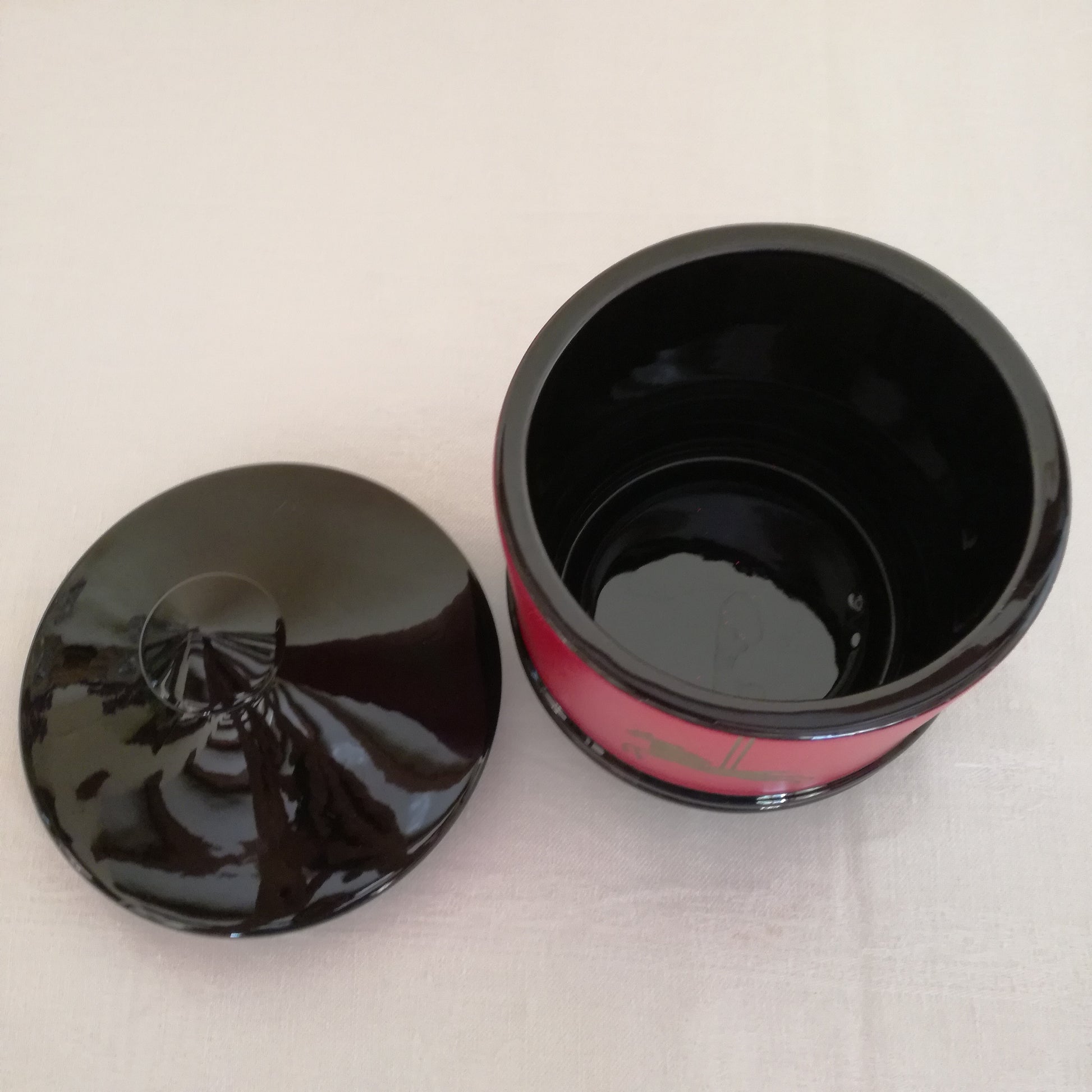 Pot  