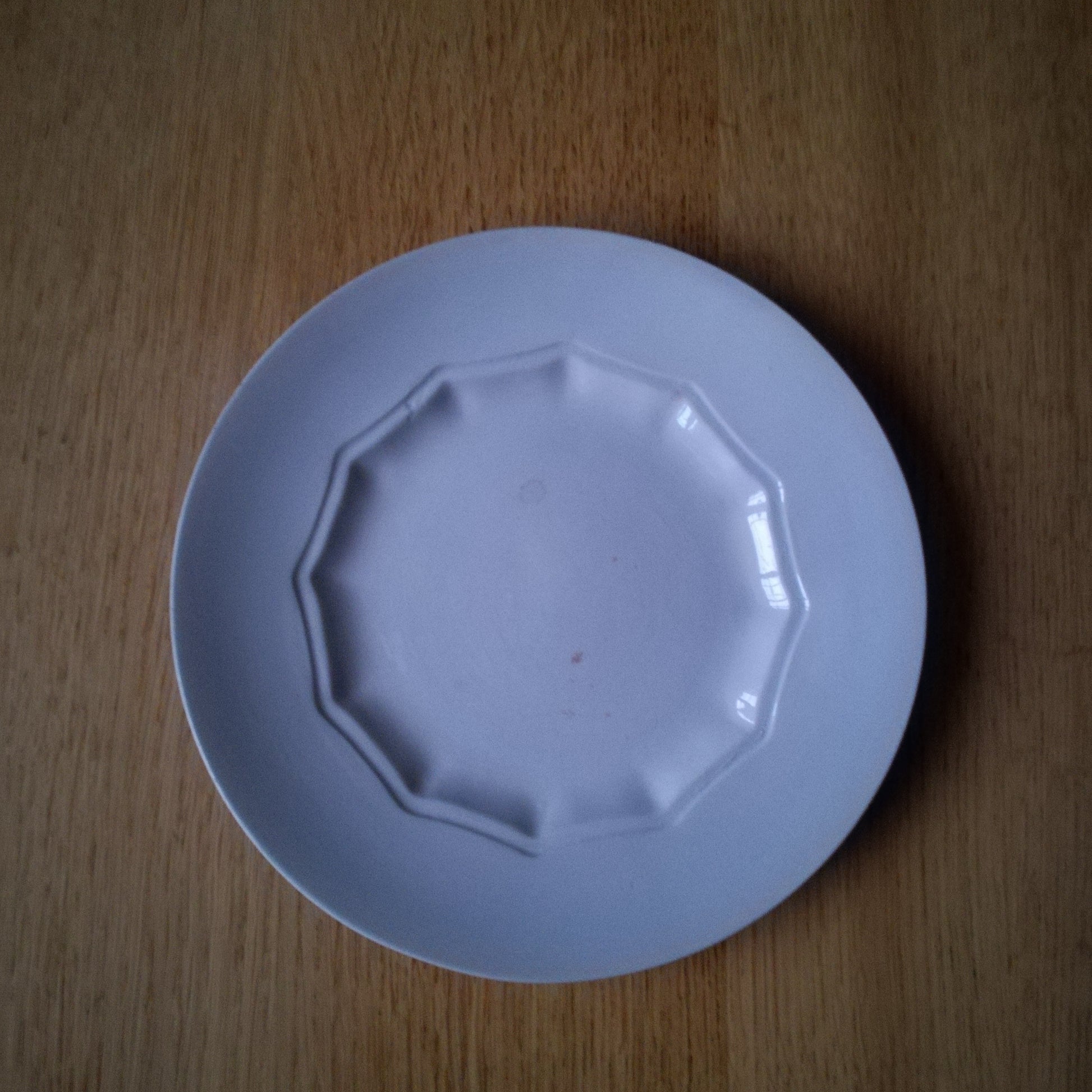 Assiette  HBCM (Hippolyte Boulenger - Creil & Montereau)