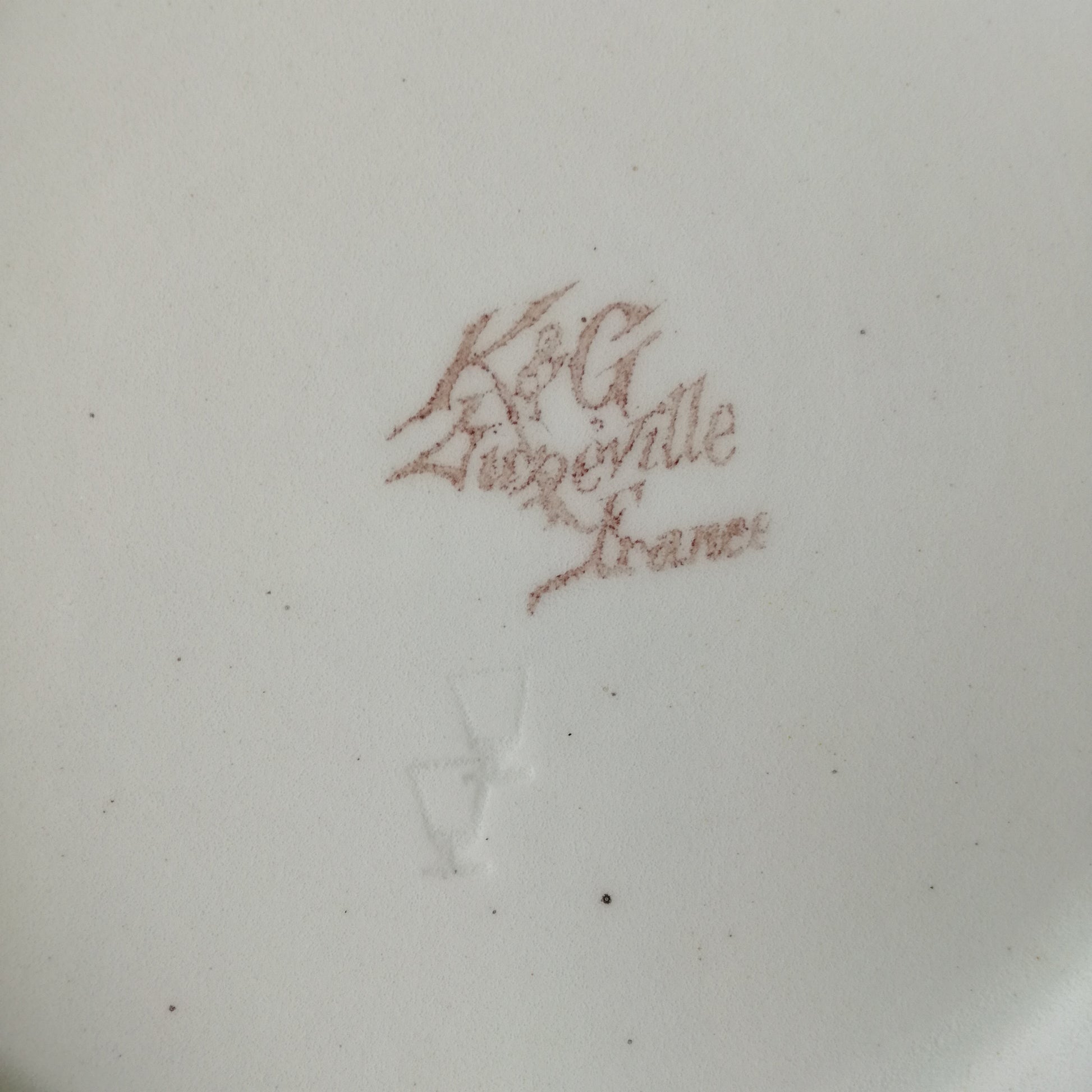 Plat sur pied Nigelle Lunéville (K & G - Keller & Guérin)