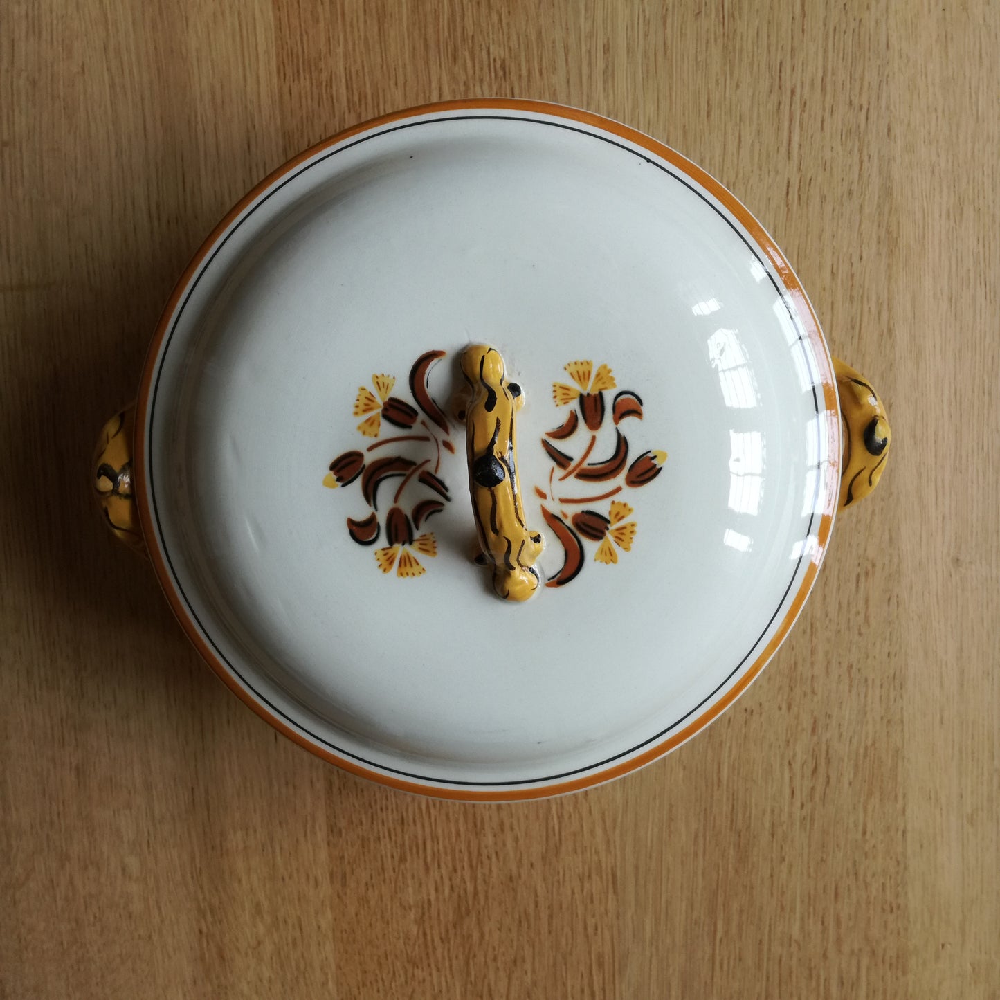 Soupière, modèle Œillet, Creil et Montereau