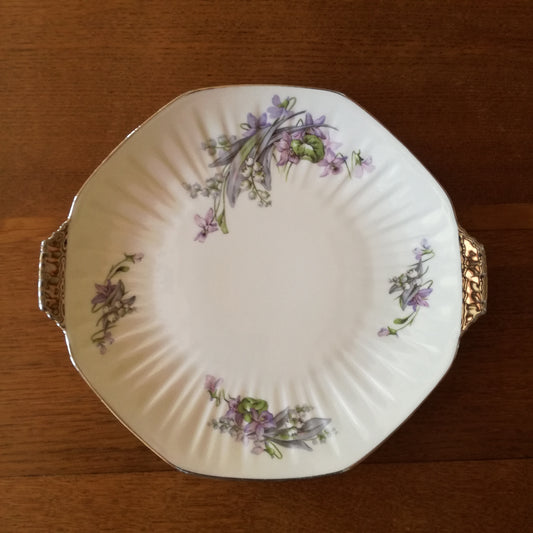Plat à gâteau à décor de muguet et violettes, DRB Limoges