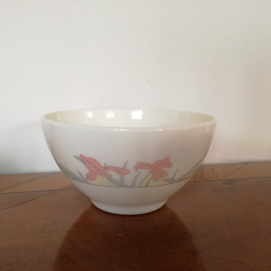 Bol à fleurs roses, Arcopal