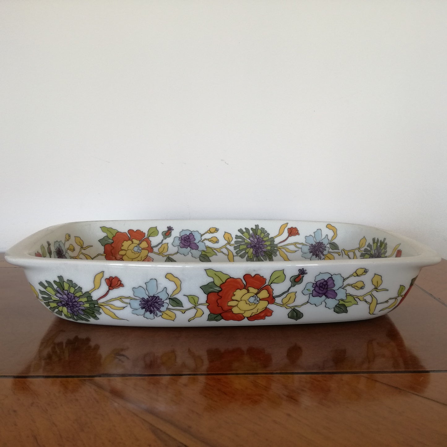 Plat à gratin à fleurs, Porcelaine de Paris