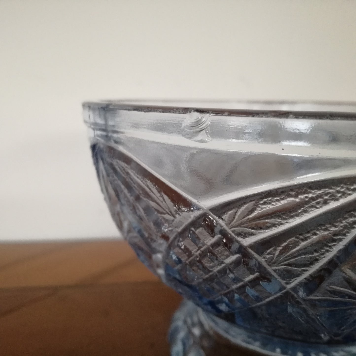 Bonbonnière en verre bleu