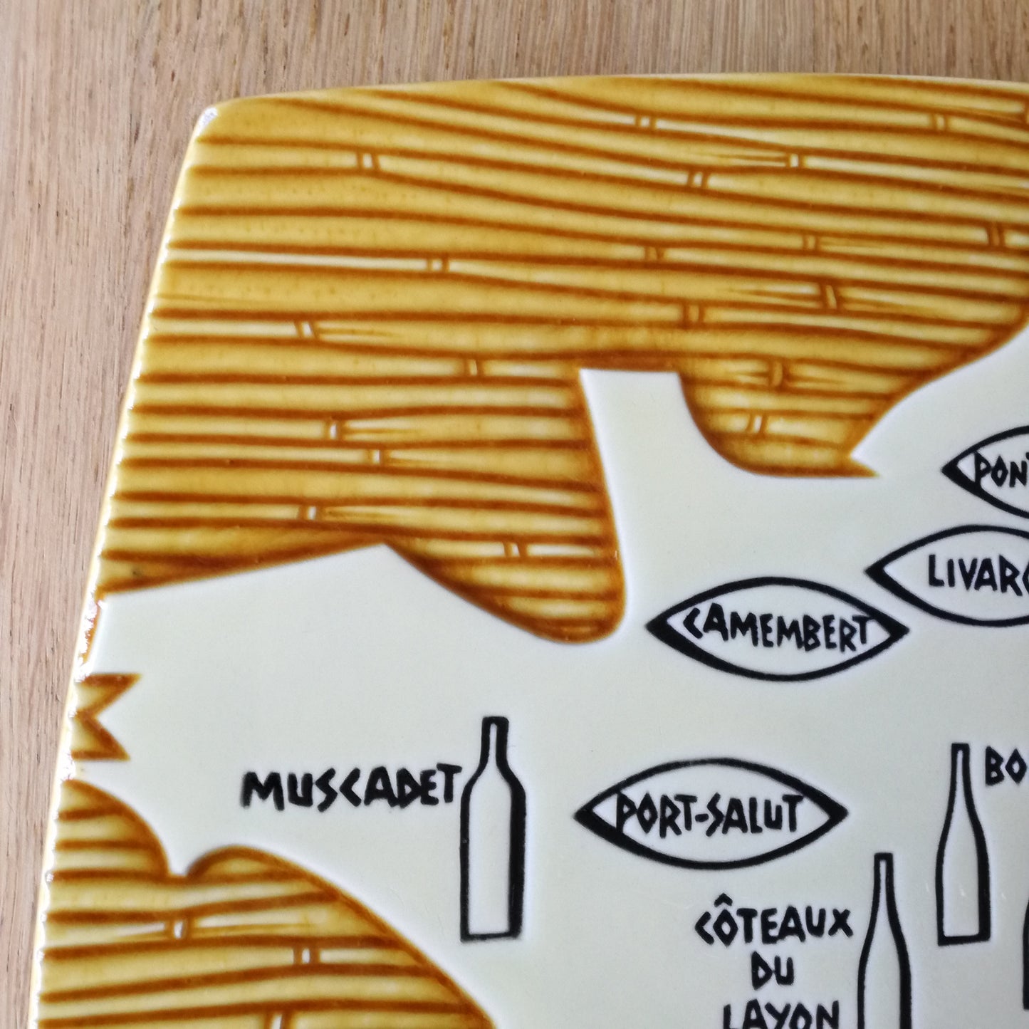 Plateau à fromage carré avec anse, carte des fromages de France