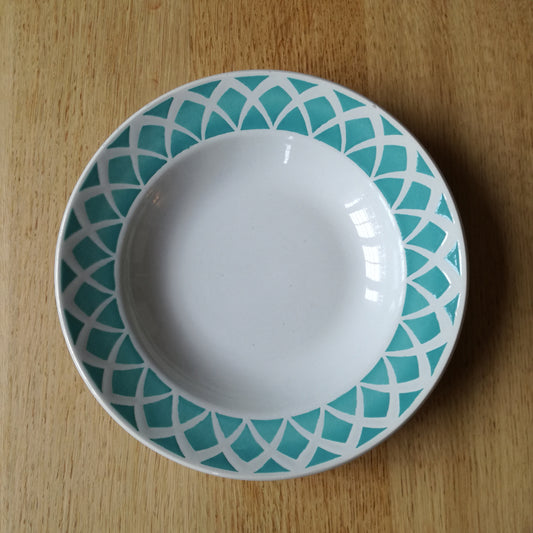 Assiette creuse à frise vert d'eau