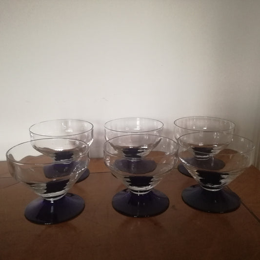 6 coupes à champagne à pied bleu